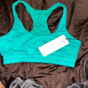 ALO Yoga Green Sports Bra with Wide Straps and Supportive Band